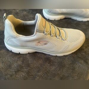 Skechers Women’s Light Gray Sneakers